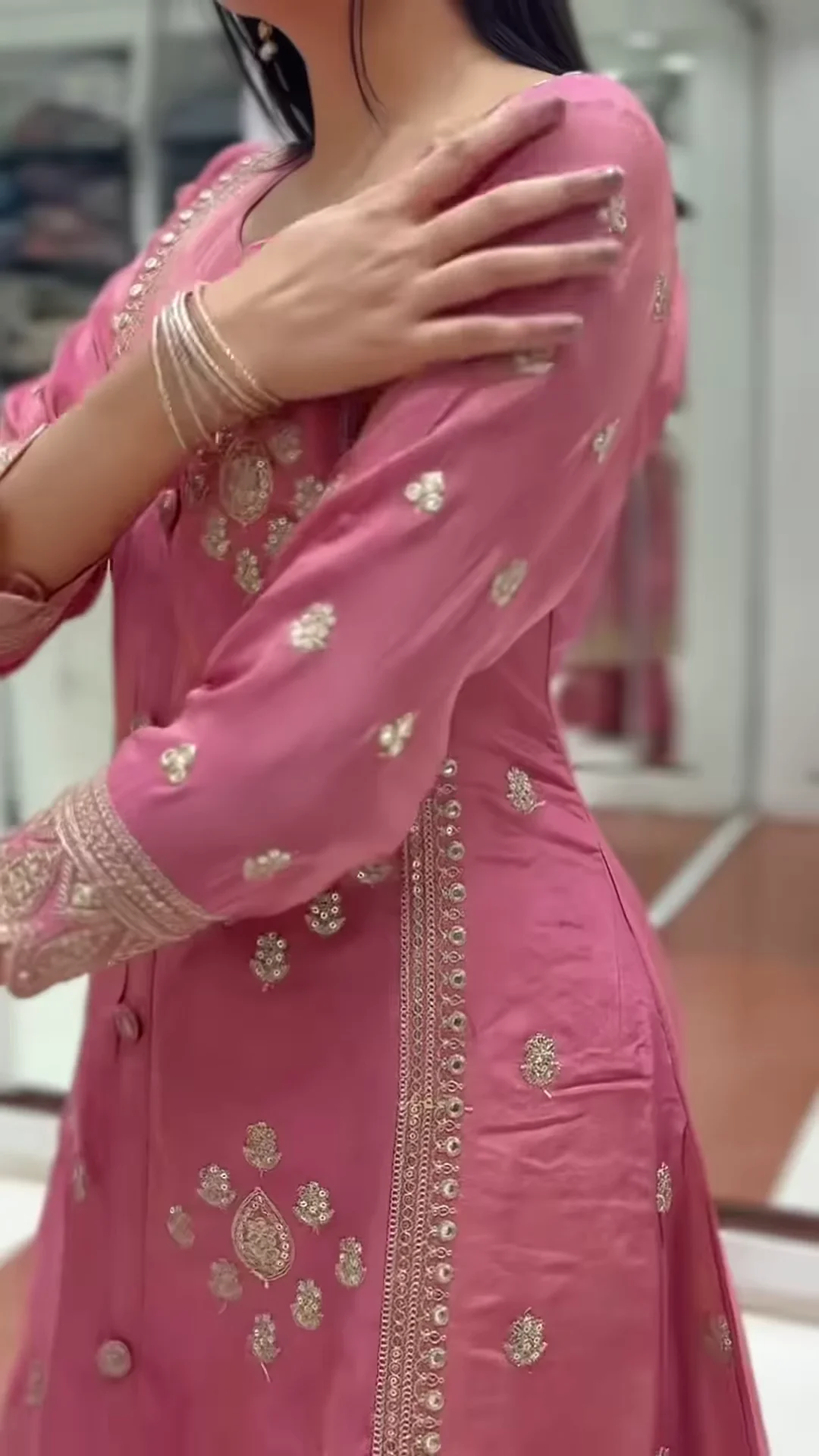 Women’s Embroidered Anarkali Kurta Set – A Timeless Blend of Tradition & Elegance - Image 4