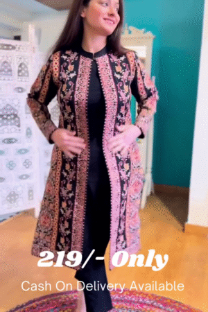 Women Floral Embroidered Thread Work Pure Wool Kurta with Trousers