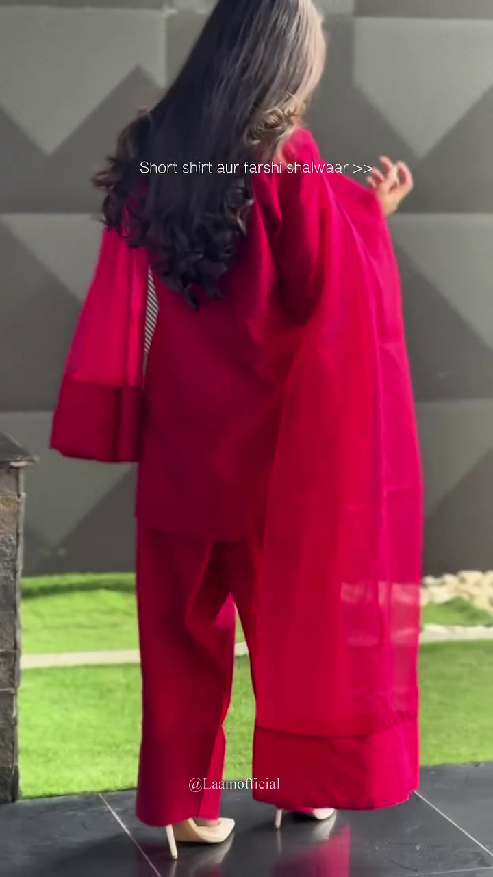 Women Solid Straight Regular Kurta With Palazzos & Dupatta Kurta Sets - Image 10