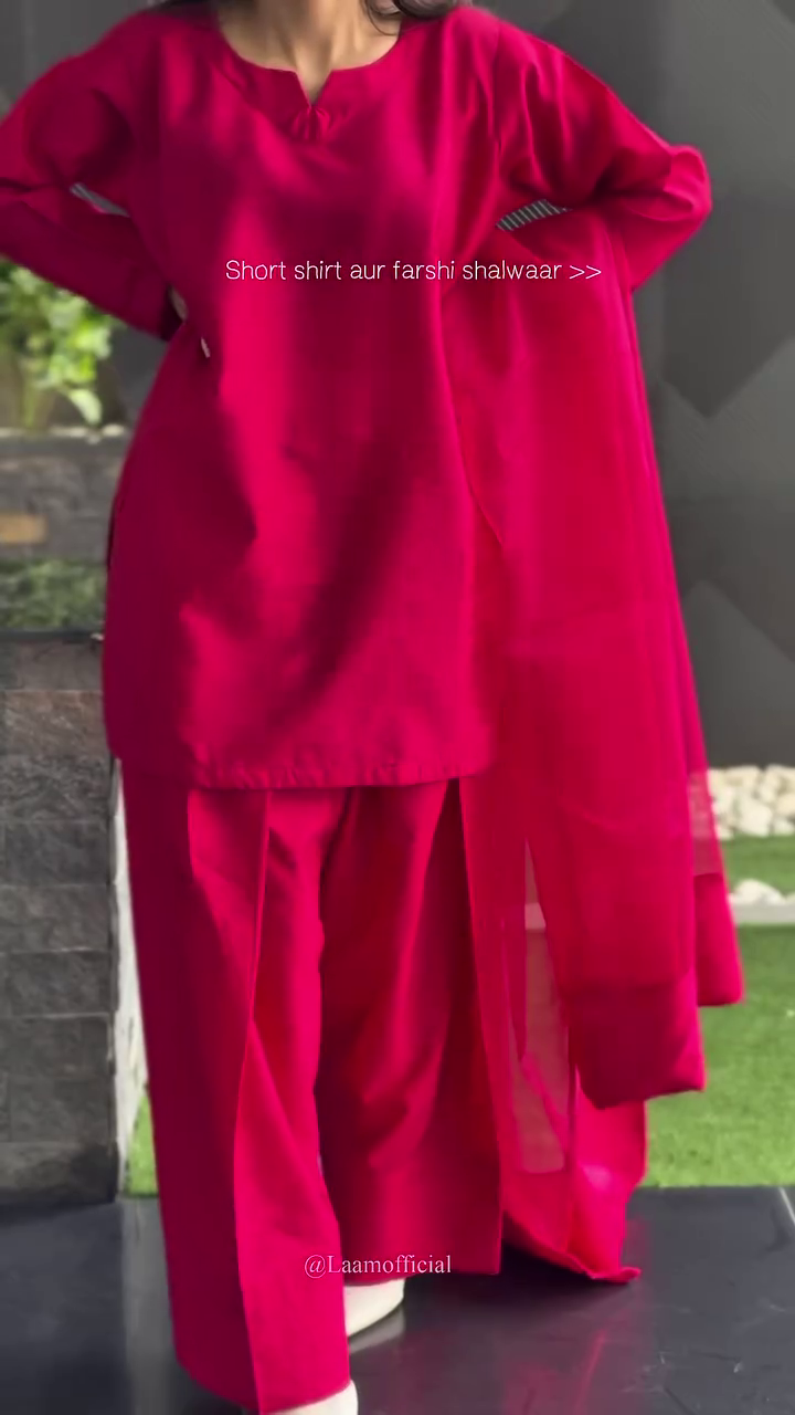 Women Solid Straight Regular Kurta With Palazzos & Dupatta Kurta Sets - Image 3