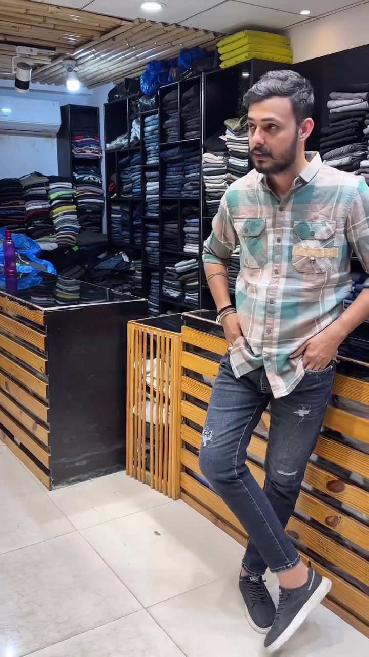 Men Tartan Checked Spread Collar Casual Shirt - Image 4